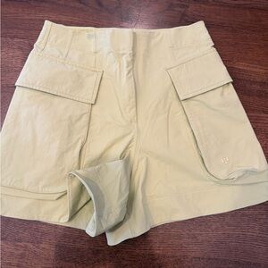 Lululemon Size 4 Women's Yellow Shorts